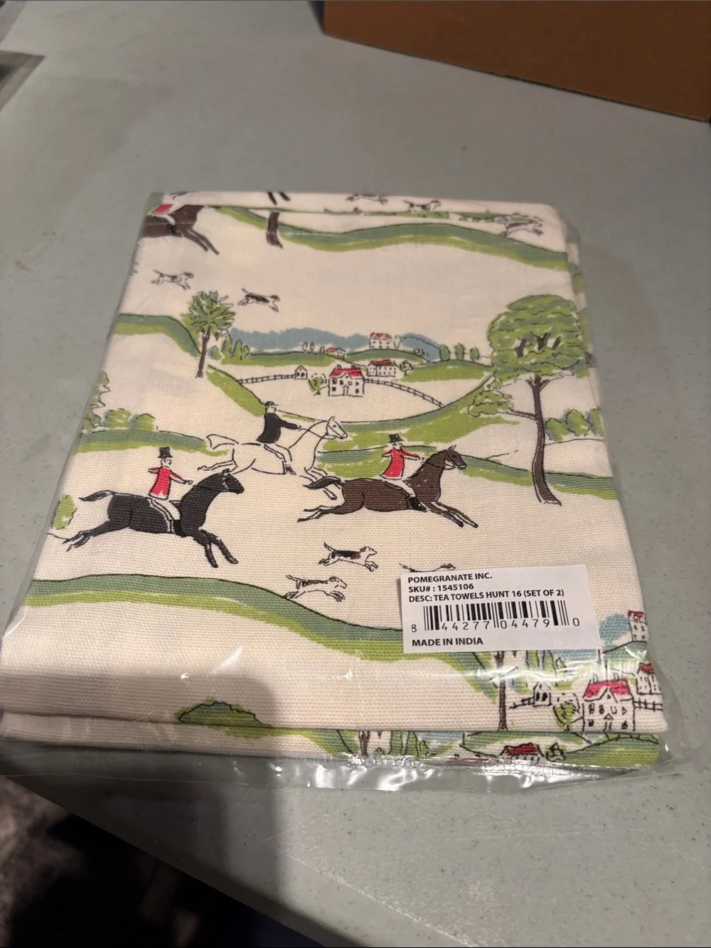 Set of Pomegranate Tea Towels– Hunt Scene NWT